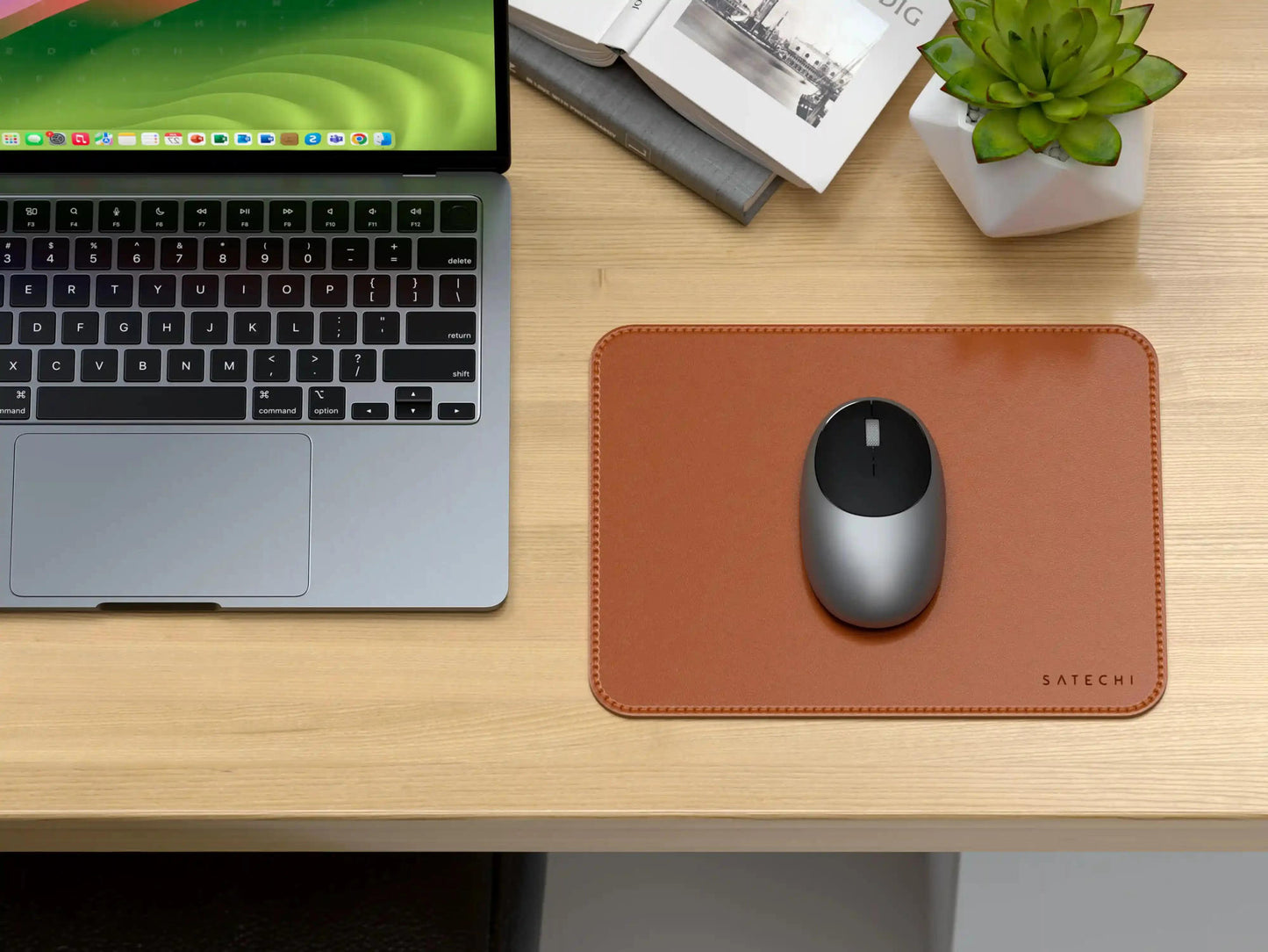 Satechi Premium MousePad (brown)
