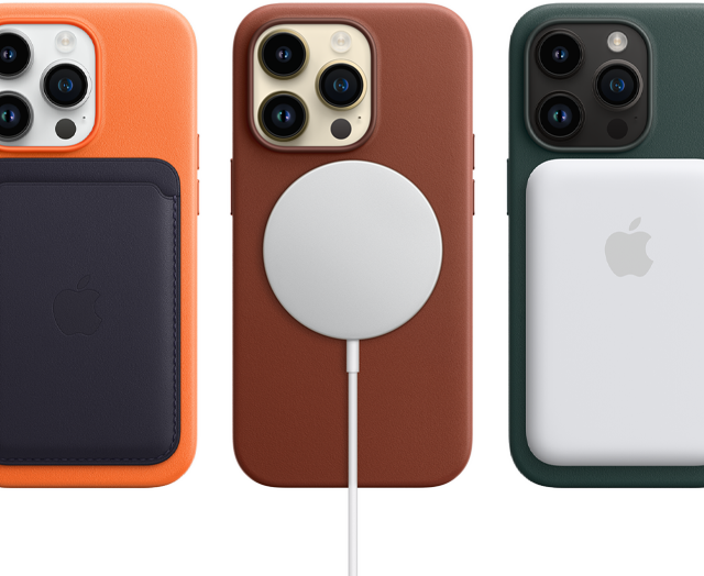 Capas MagSafe para iPhone 14 Pro em laranja, umbra e verde floresta, com acessórios como uma carteira MagSafe, um carregador e uma bateria externa.