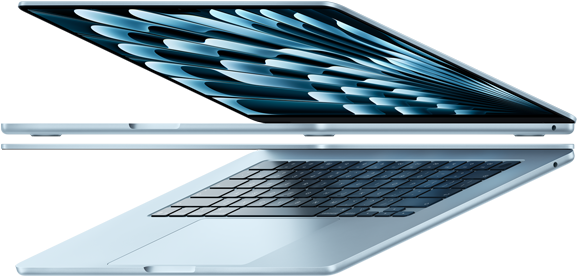 Dois portáteis MacBook Air na cor azul‑céu abertos assumindo a forma de uma seta para destacar o perfil fino
