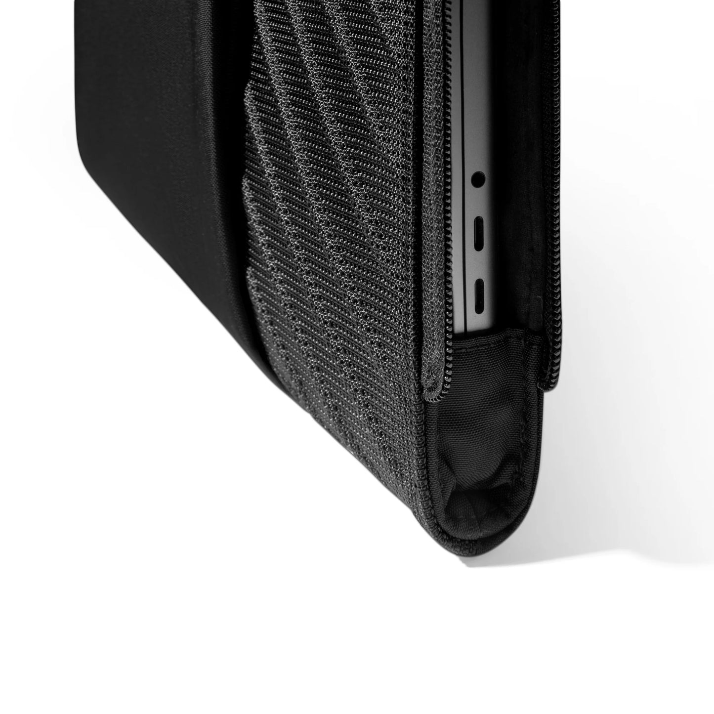 Sleeve Tomtoc Voyage-A10 for 13 Inch MacBook Black