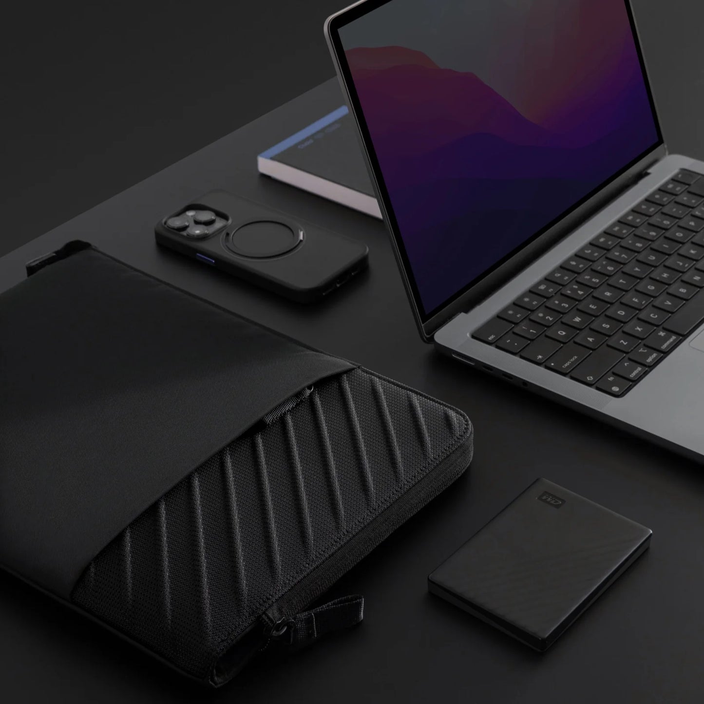 Sleeve Tomtoc Voyage-A10 for 13 Inch MacBook Black