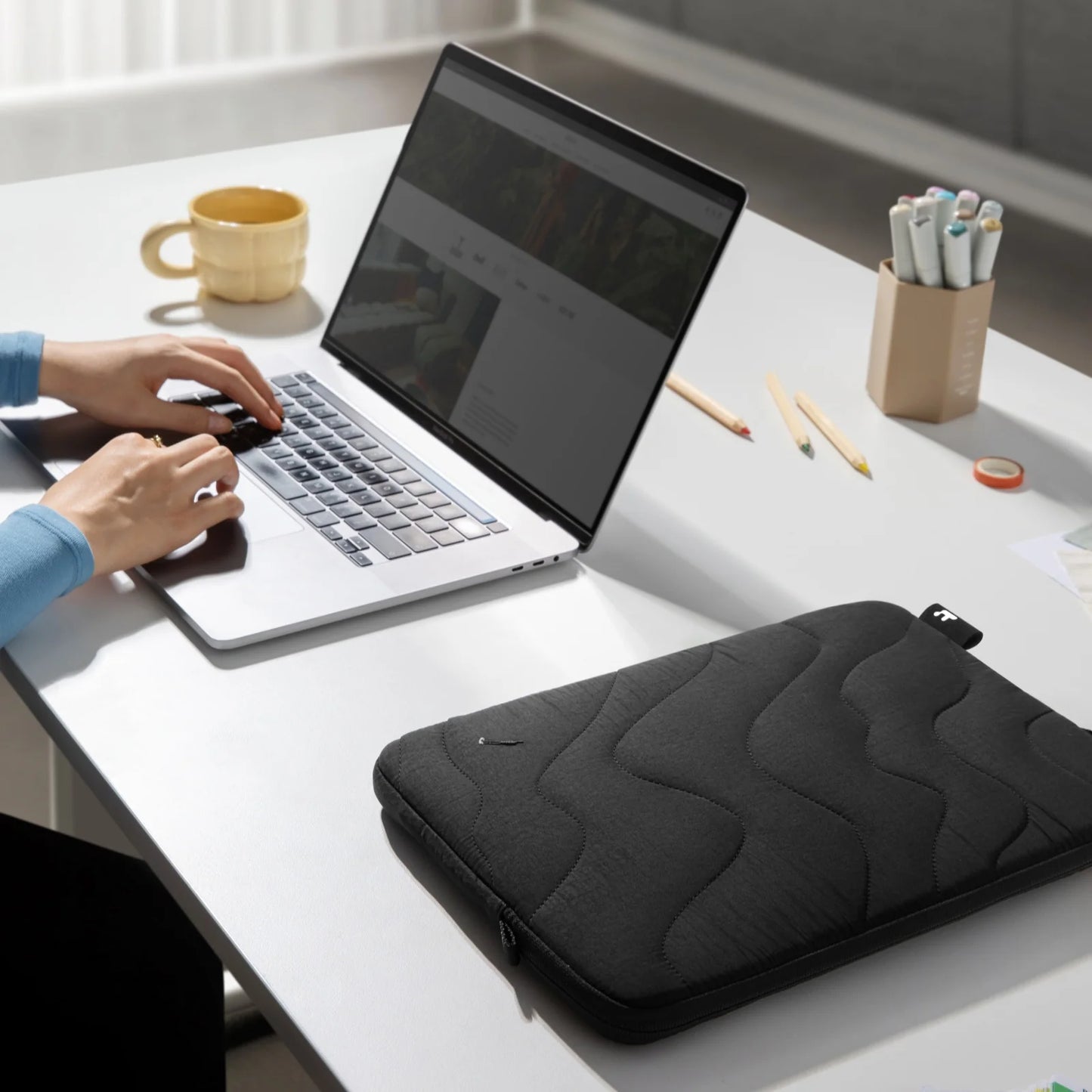 Sleeve Tomtoc Terra-A27 Puffy Laptop 14 Inch MacBook Lavascape