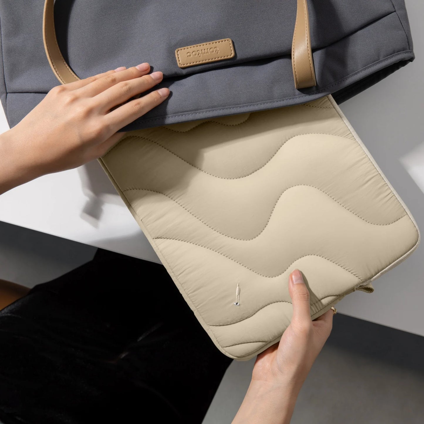 Sleeve Tomtoc Terra-A27 Puffy Laptop 16 Inch MacBook Natural Sand