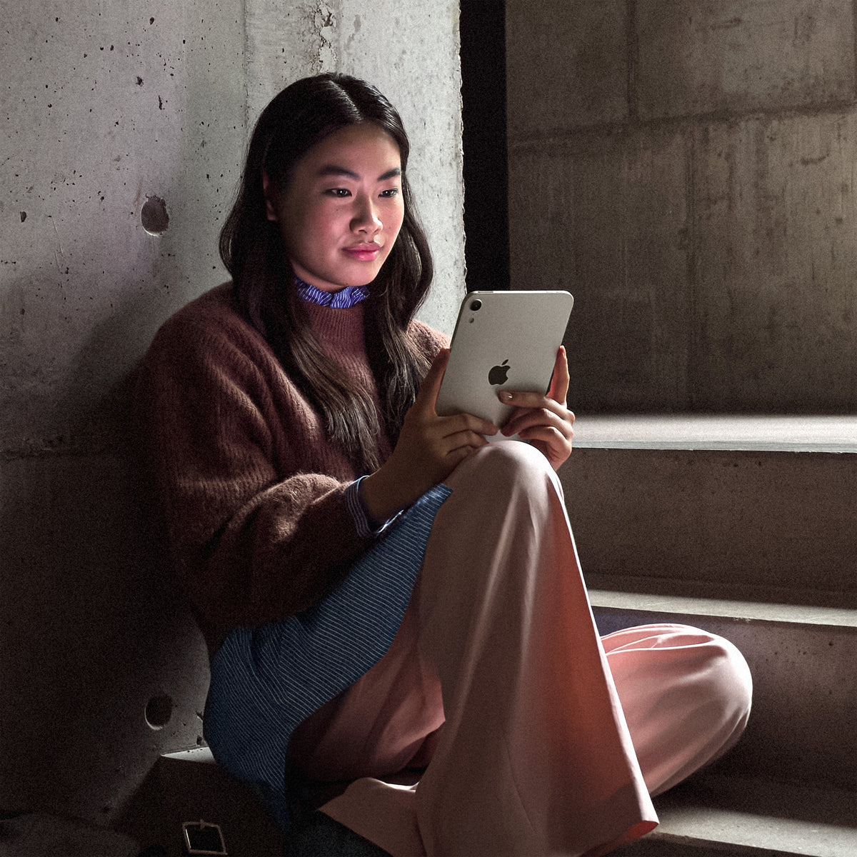 iPad_mini_A20_Pro_Wi-Fi_Midnight_PDP_Image_Position_9__pt-PT