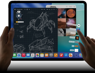 iPad Pro, preto sideral, mão esquerda a segurar o dispositivo, mão direita a fazer gestos para mover várias janelas de apps abertas, uma app de desenho com esboços de projetos mecânicos, fototeca a mostrar planetas e imagens espaciais, e ficheiros na pasta de downloads expandidos verticalmente