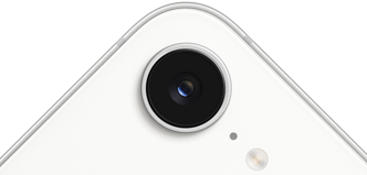 Vista traseira parcial do iPhone 17e branco, câmara Fusion em cima