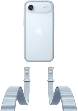 Vista traseira do iPhone Air, na cor azul‑céu, com sistema de câmara Fusion em cima, logótipo Apple no centro e fita Crossbody colocada na Capa Bumper na cor cinzento‑claro