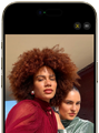 Vista frontal do iPhone Air, com a funcionalidade Enquadramento central para fotografias em utilização