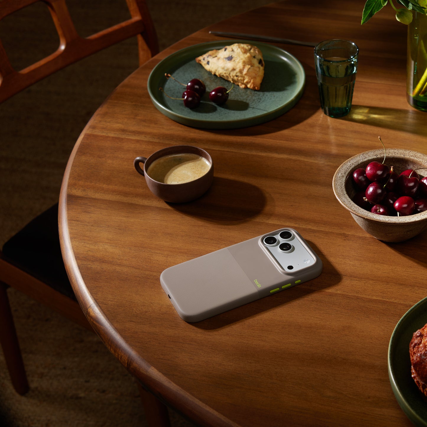 Capa Beats Rugged iPhone 17 Pro Max Cinza