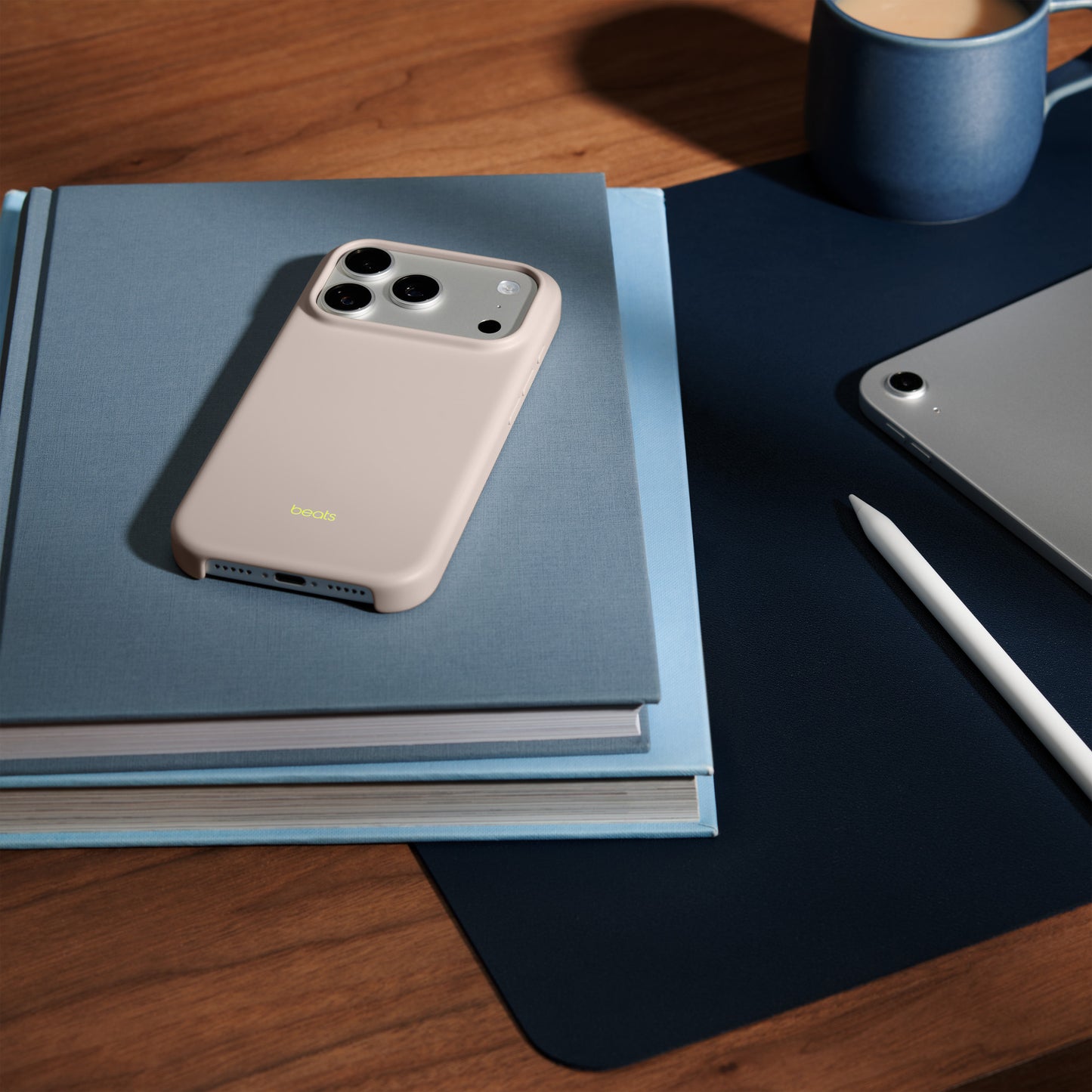 Capa Beats Case iPhone 17 Pro Cinza