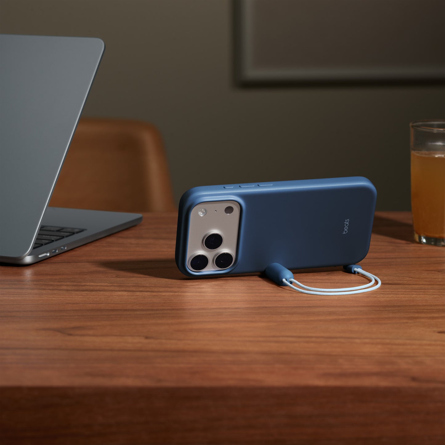 Capa Beats Kickstand iPhone 17 Pro Azul