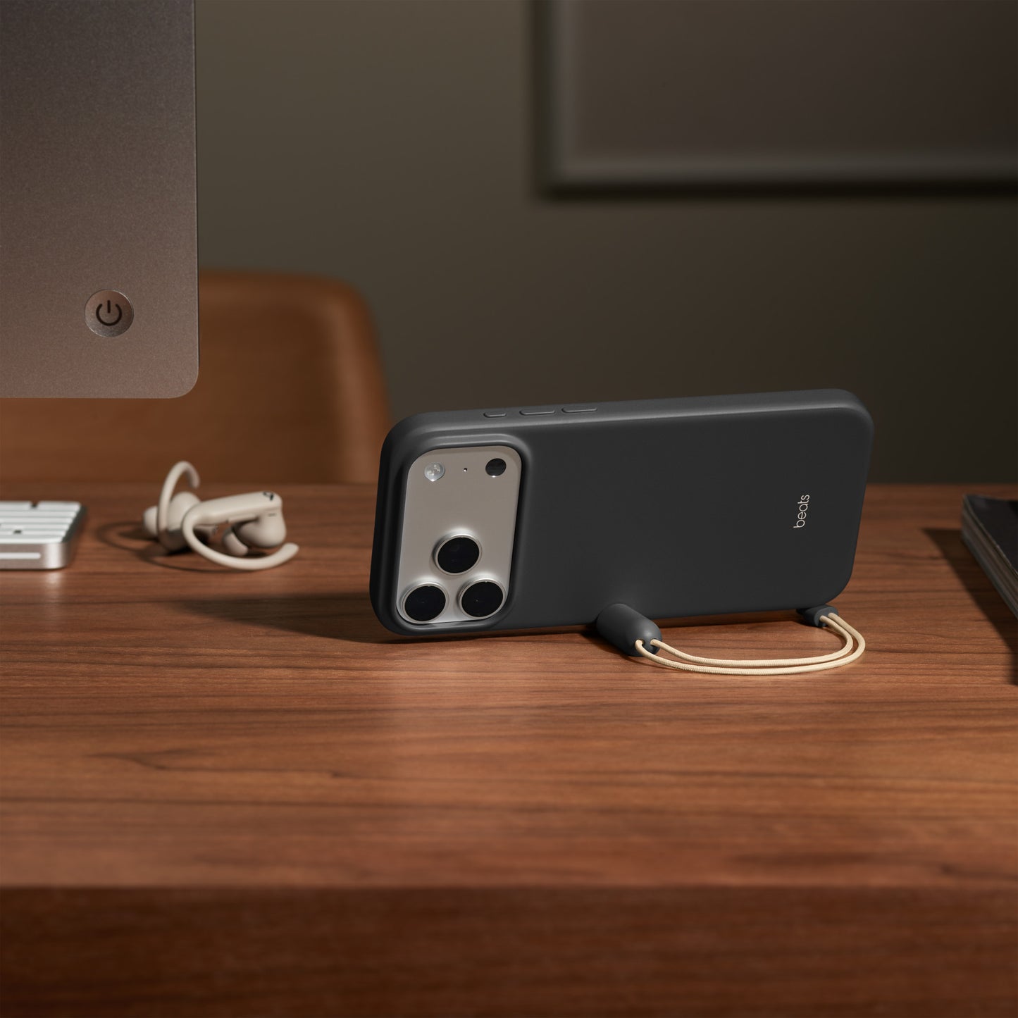 Capa Beats Kickstand iPhone 17 Pro Max Granito