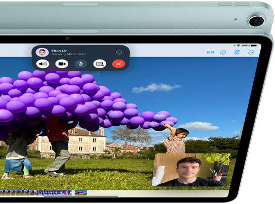 iPad Air com câmara frontal Ultra grande angular de 12 MP a mostrar a funcionalidade SharePlay no FaceTime